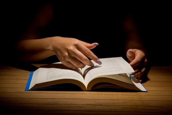 How to use bibliomancy